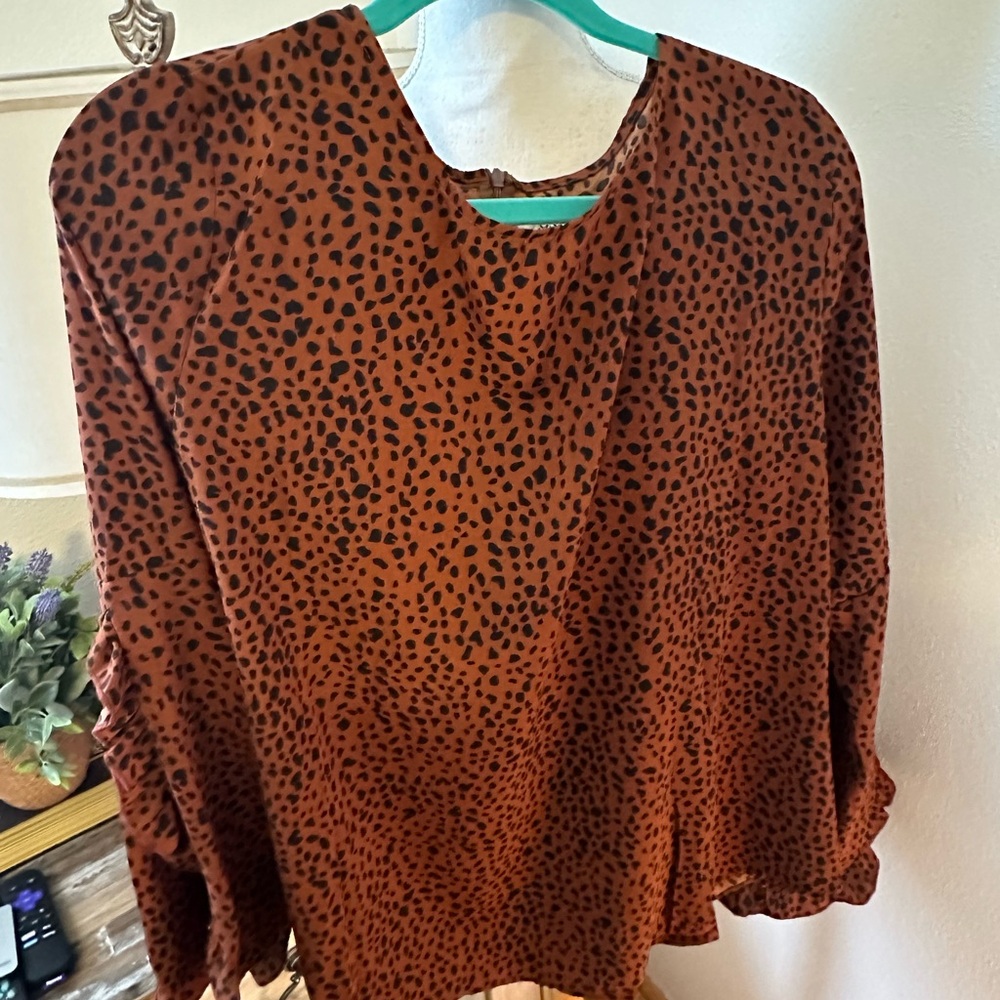 Grace & Emma Blouse Size Large